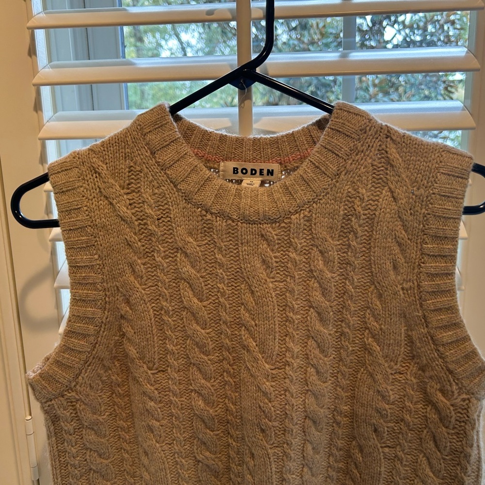 Boden Women's Cable Knit Sweater Vest - Tan Brand new